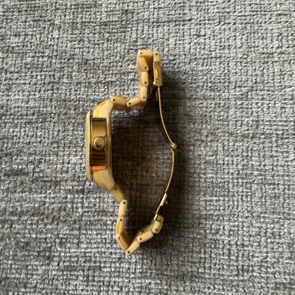 Michael Kors women’s watch.  It is in very good condition. Just needs battery. - Picture 2 of 3